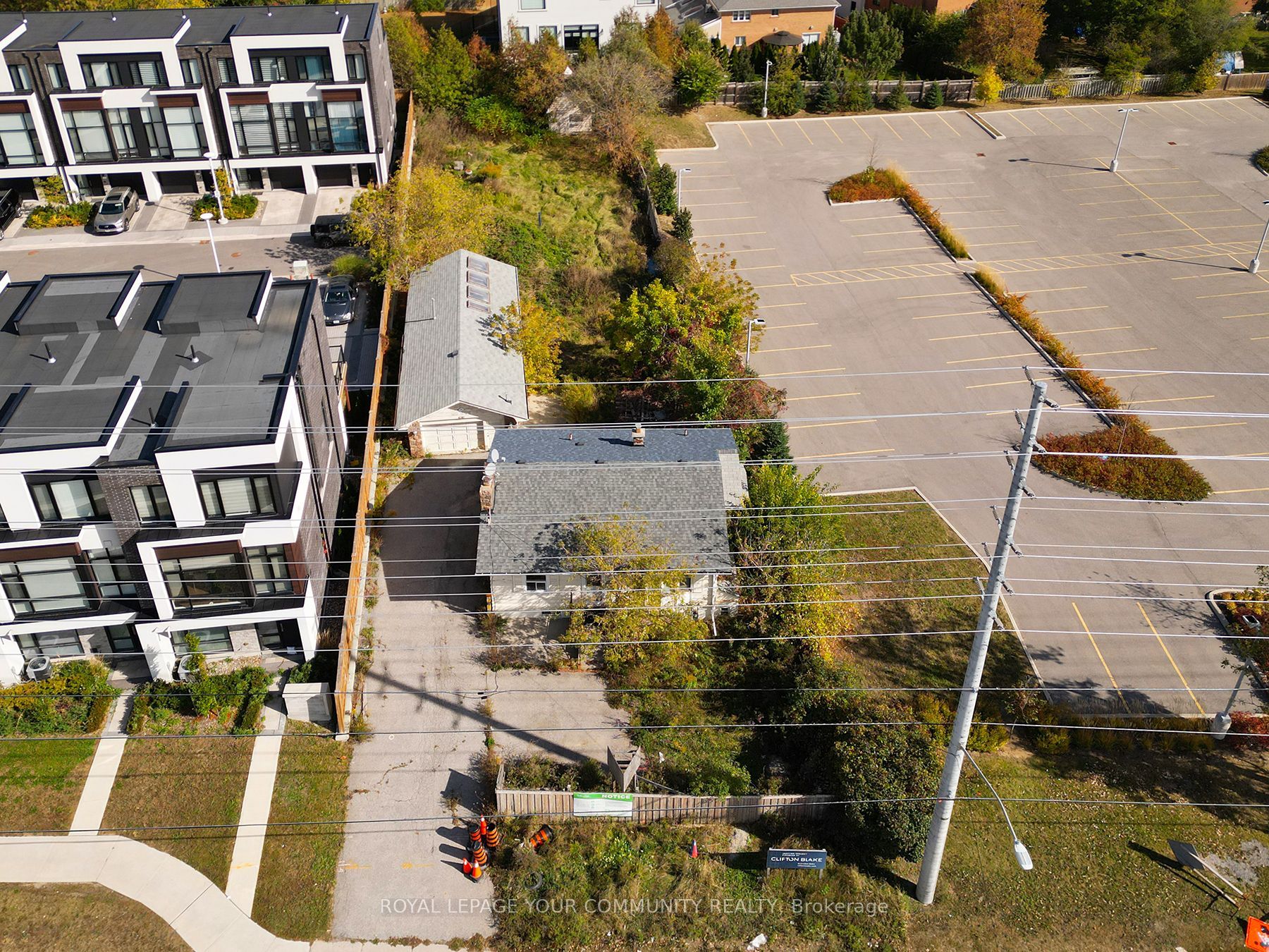 9593 Bathurst Street