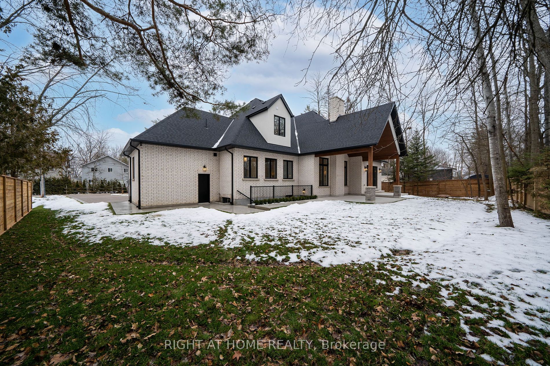 2338 Buchanan Street