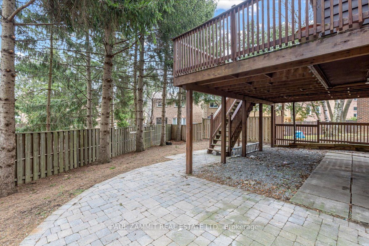 16 Pine Knoll Gate