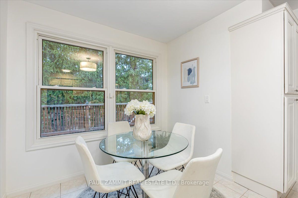 16 Pine Knoll Gate