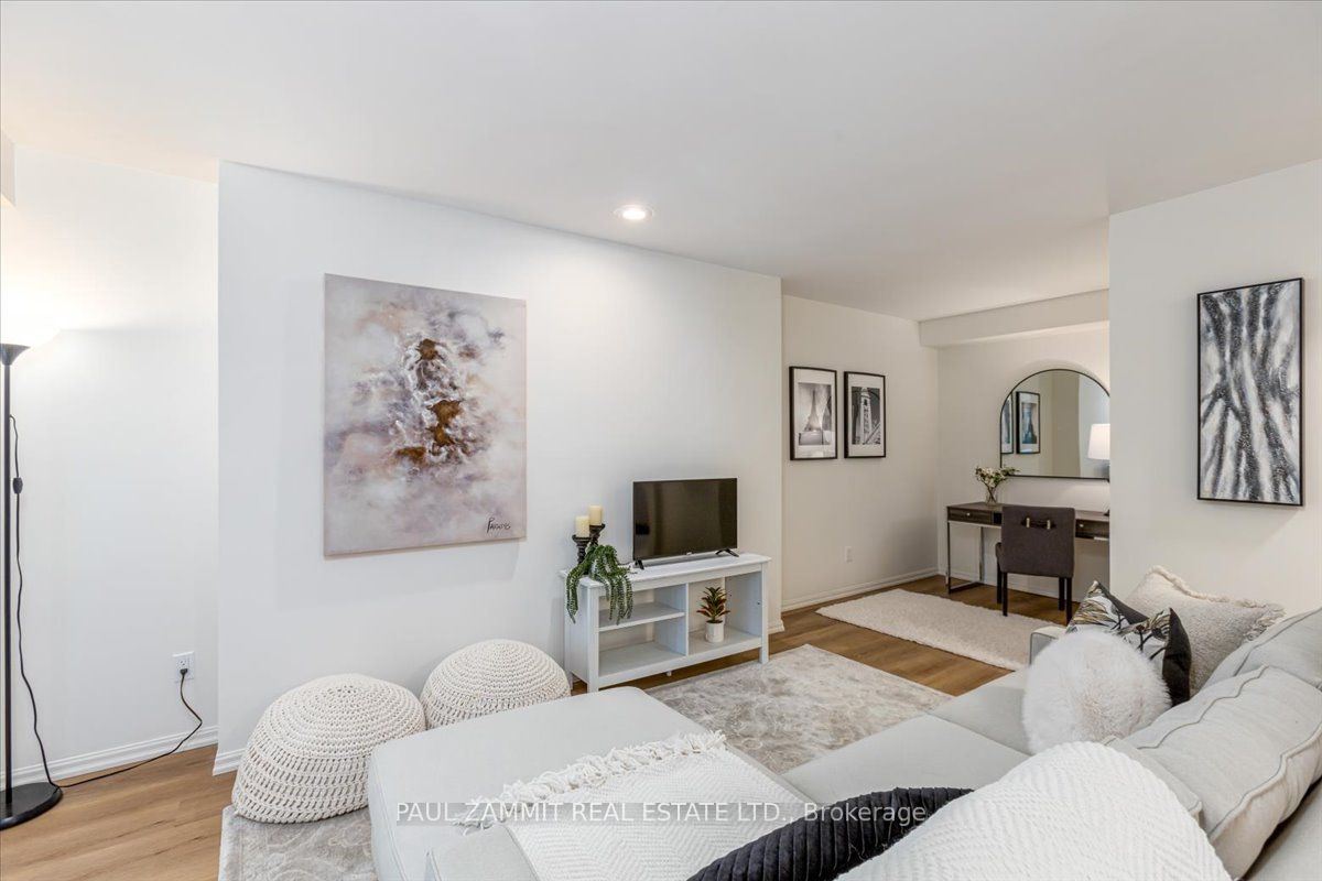16 Pine Knoll Gate