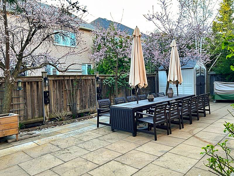 10 Morland Crescent
