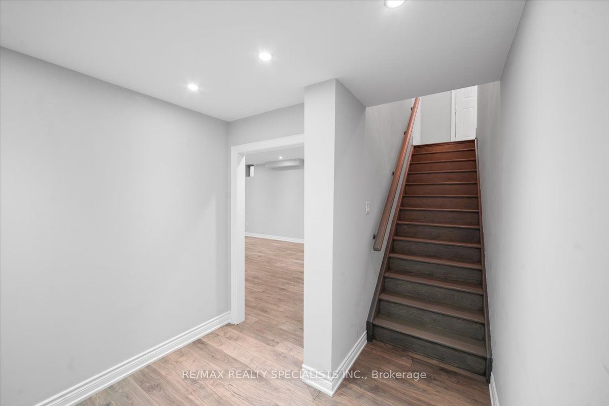 71 Nave St