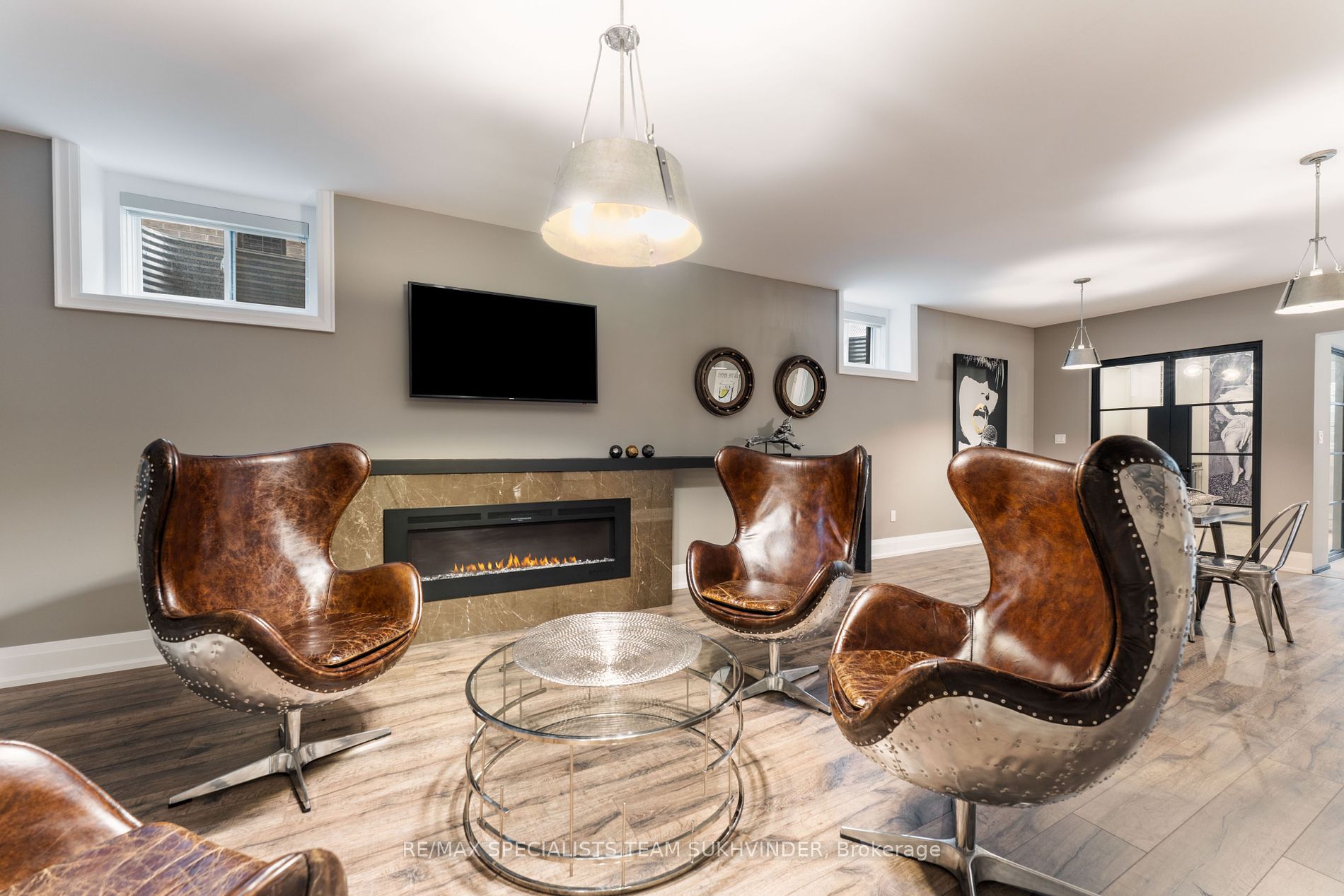 103 Carmichael Cres