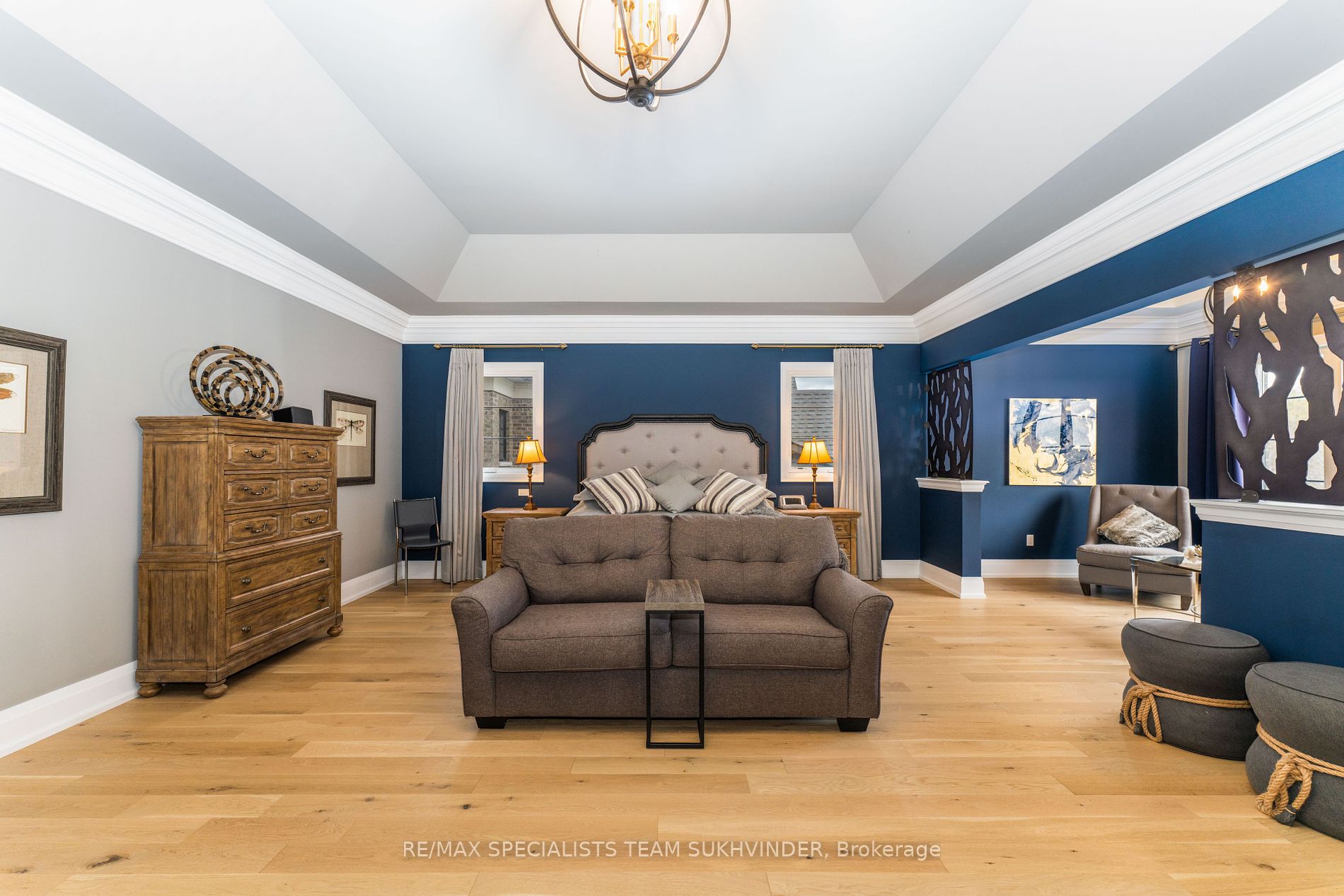 103 Carmichael Cres