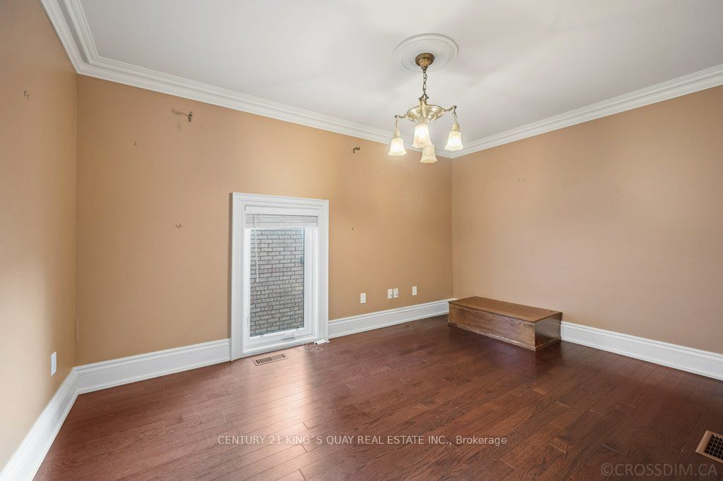 22 Garden Ave