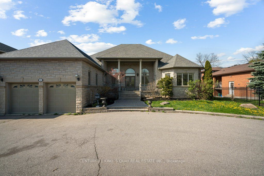 22 Garden Ave