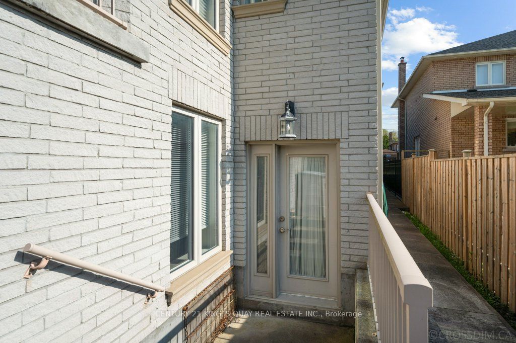 22 Garden Ave
