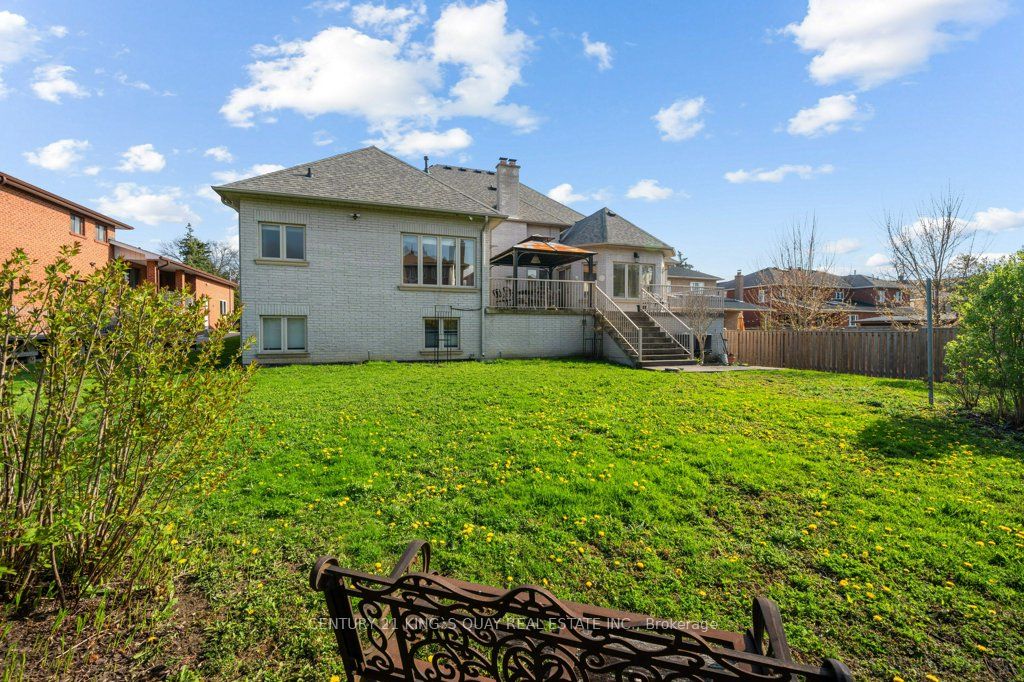 22 Garden Ave
