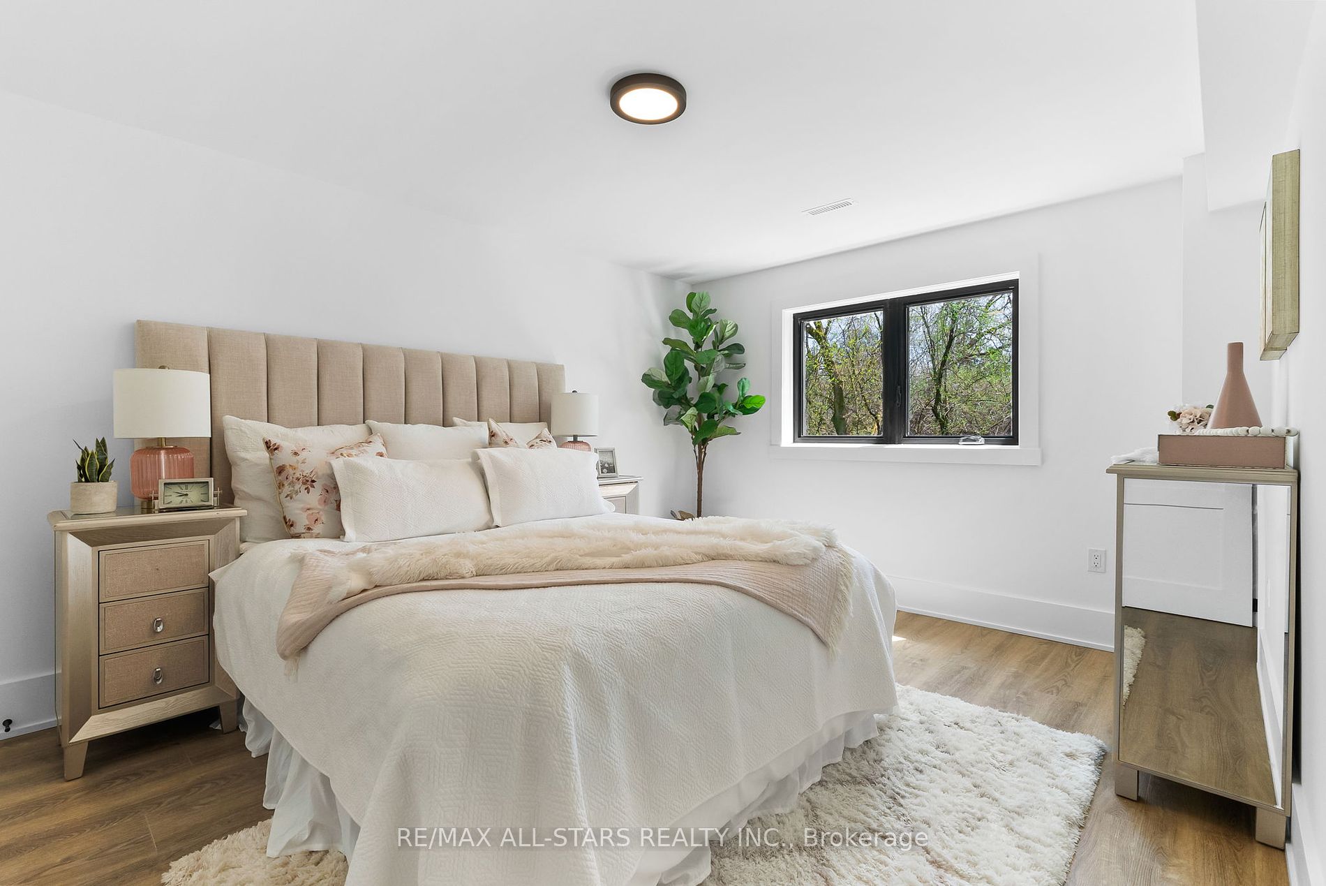 11 Turner Dr