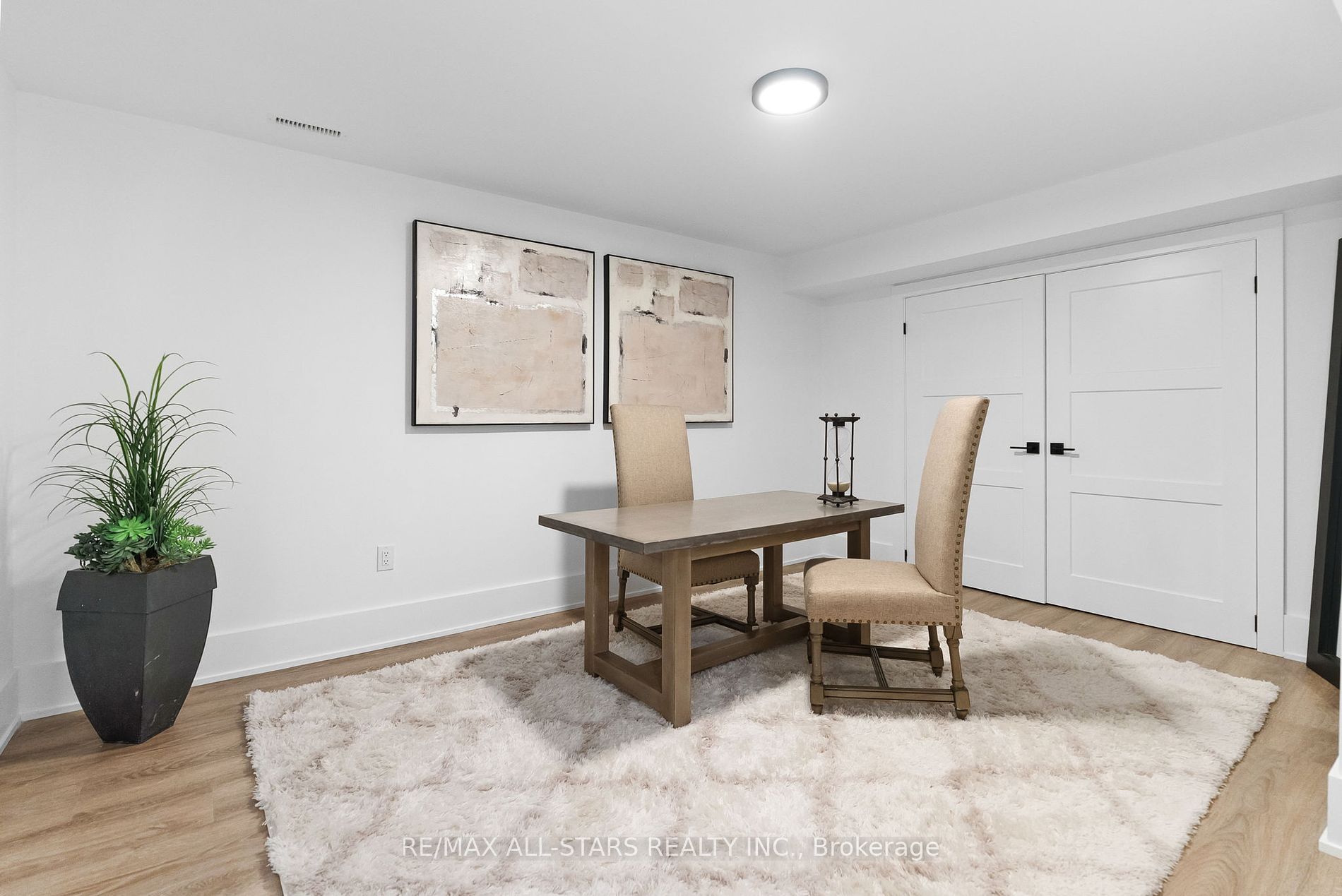 11 Turner Dr