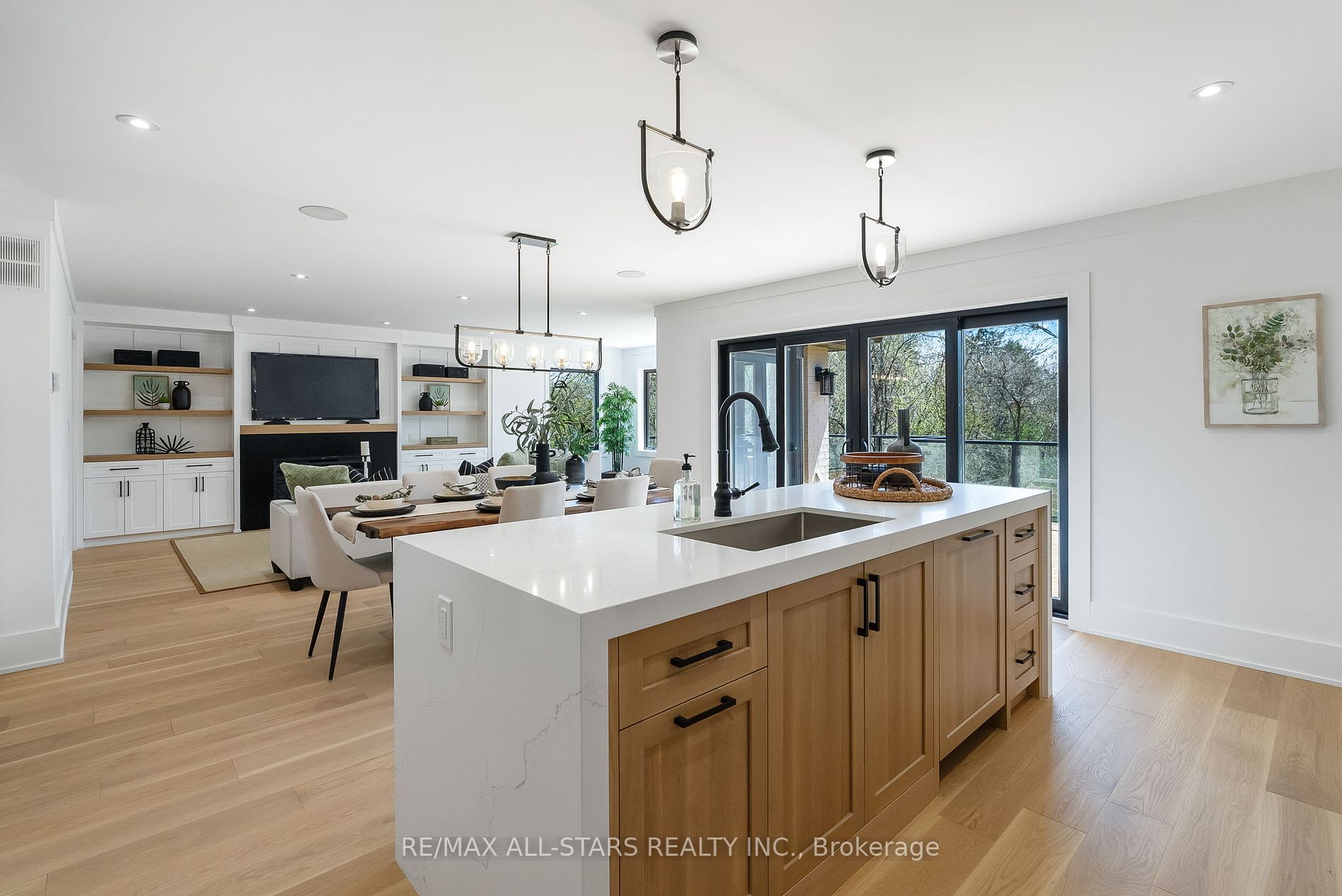 11 Turner Dr
