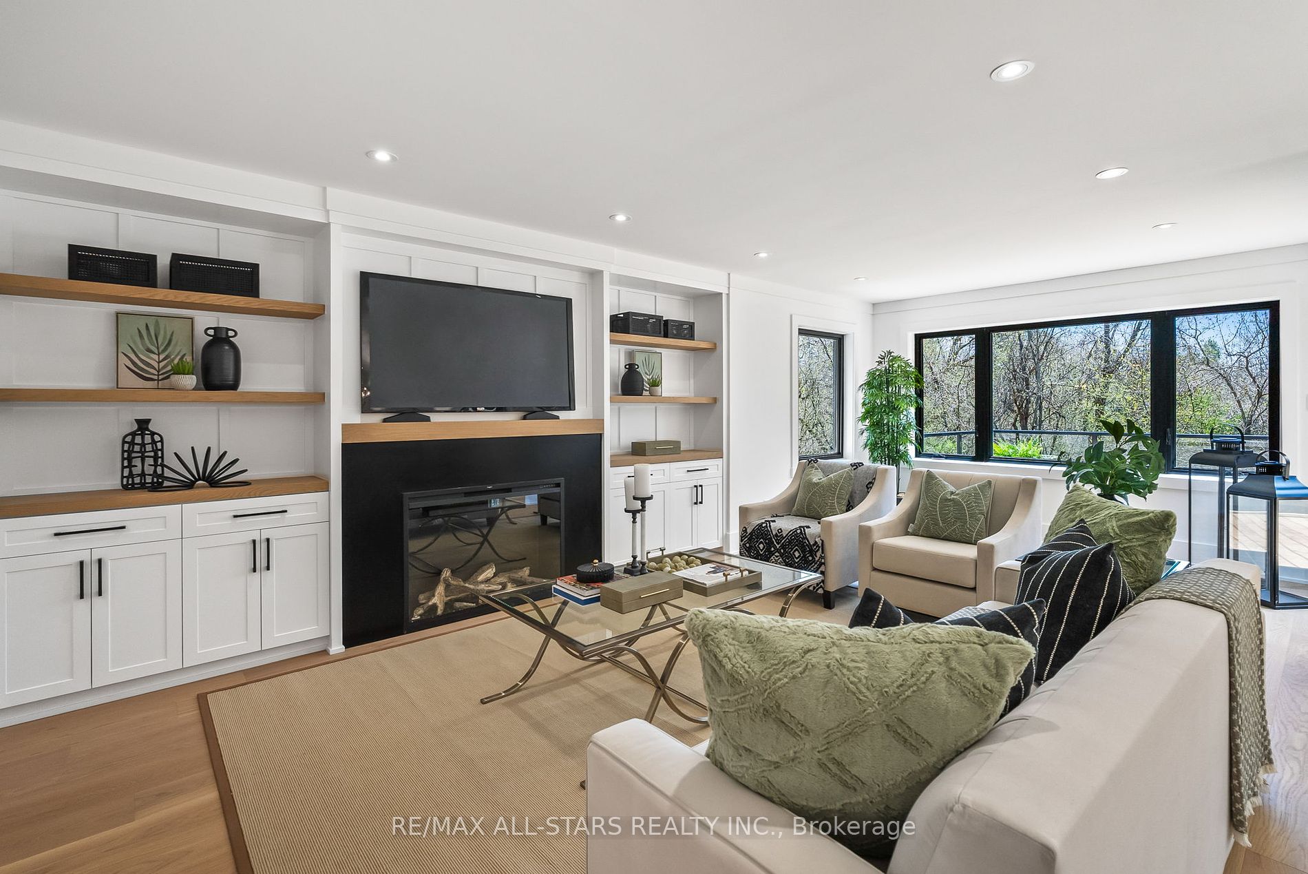 11 Turner Dr