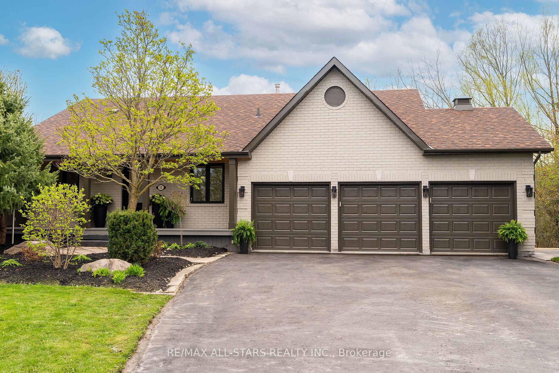 11 Turner Dr