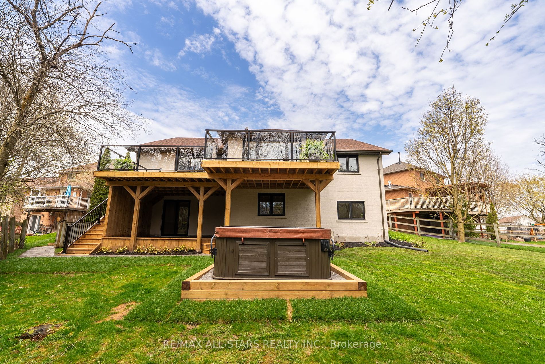 11 Turner Dr