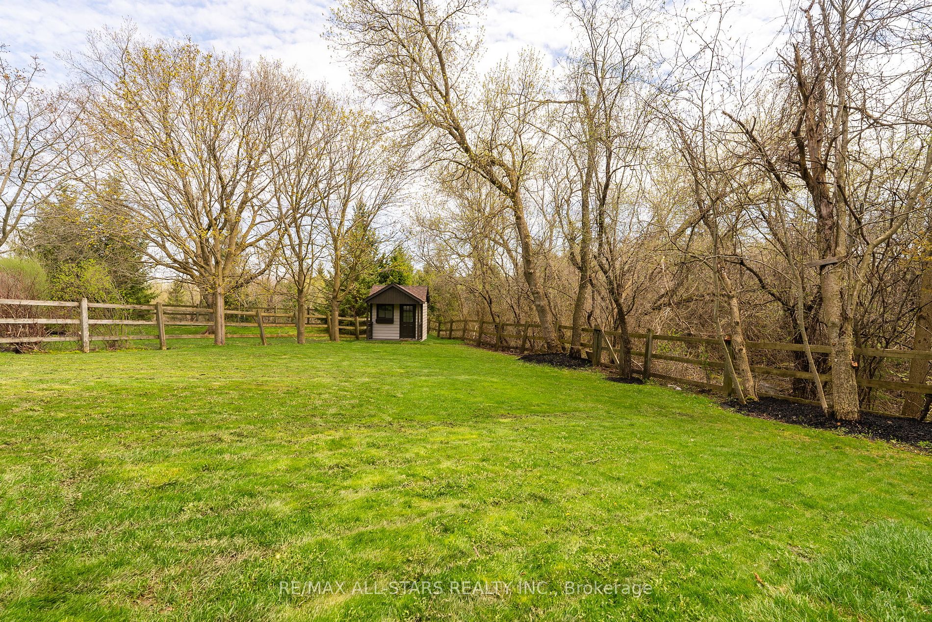 11 Turner Dr