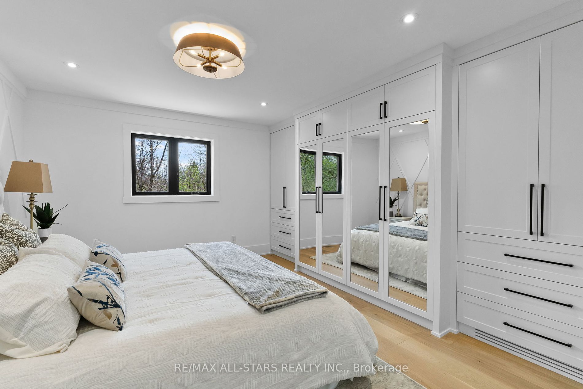 11 Turner Dr
