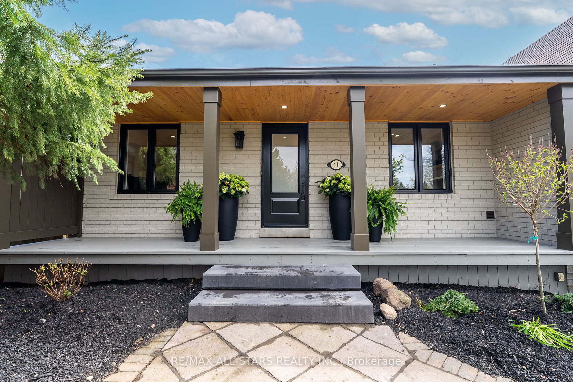 11 Turner Dr