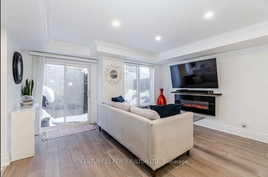 2 Dunsheath Way #109