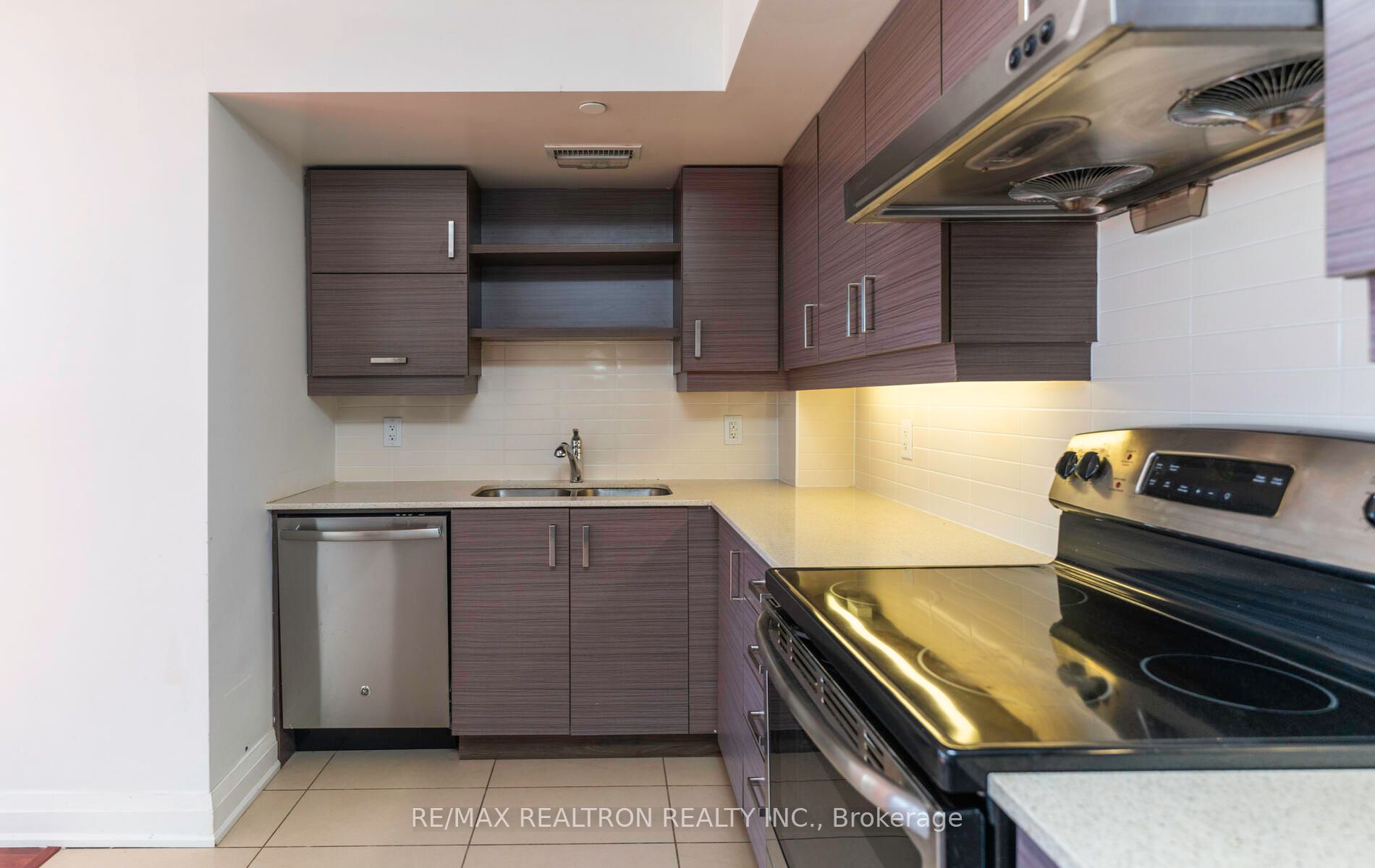 1 Uptown Drive, #1603
