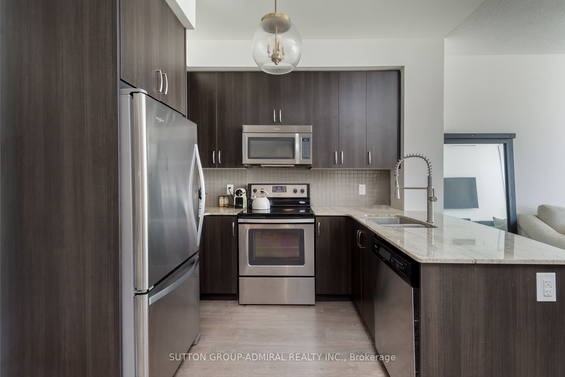 7608 Yonge St, #326