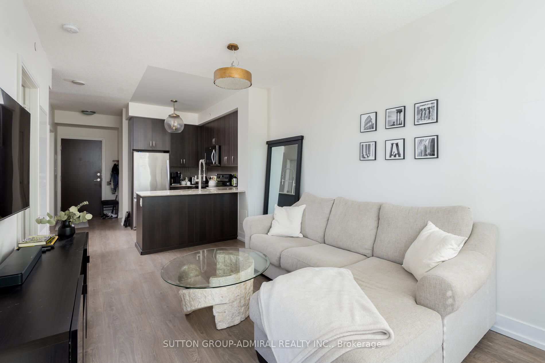 7608 Yonge St, #326