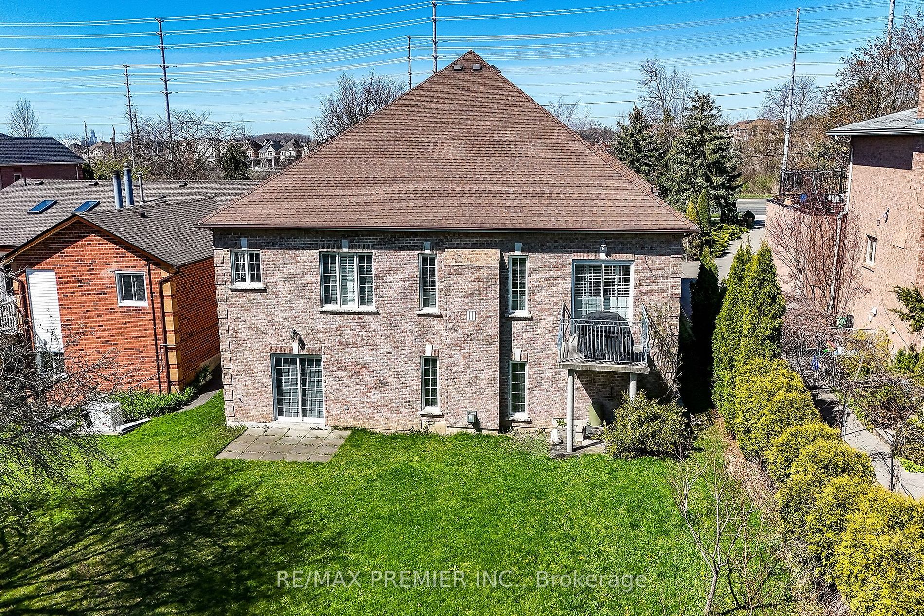 9661 Bathurst St