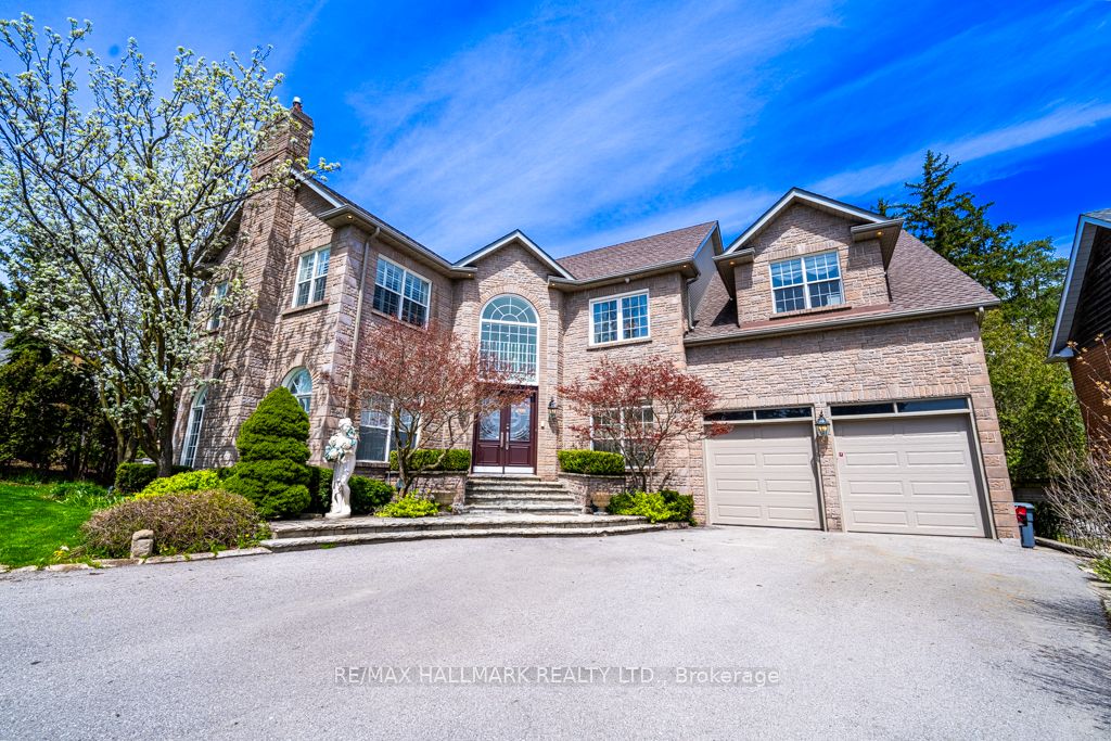 384 Kennedy St W