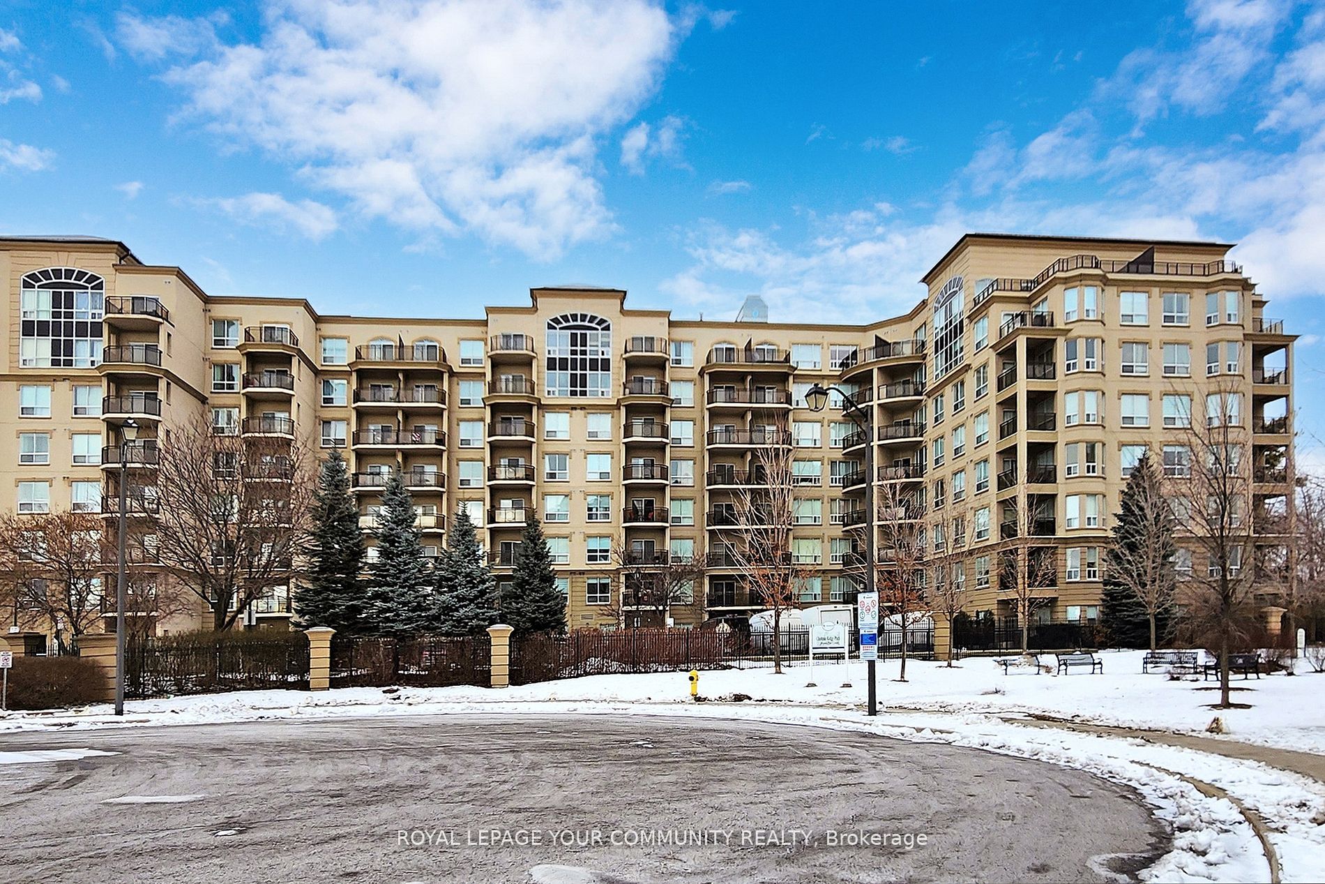 2 Maison Parc Crt, #821