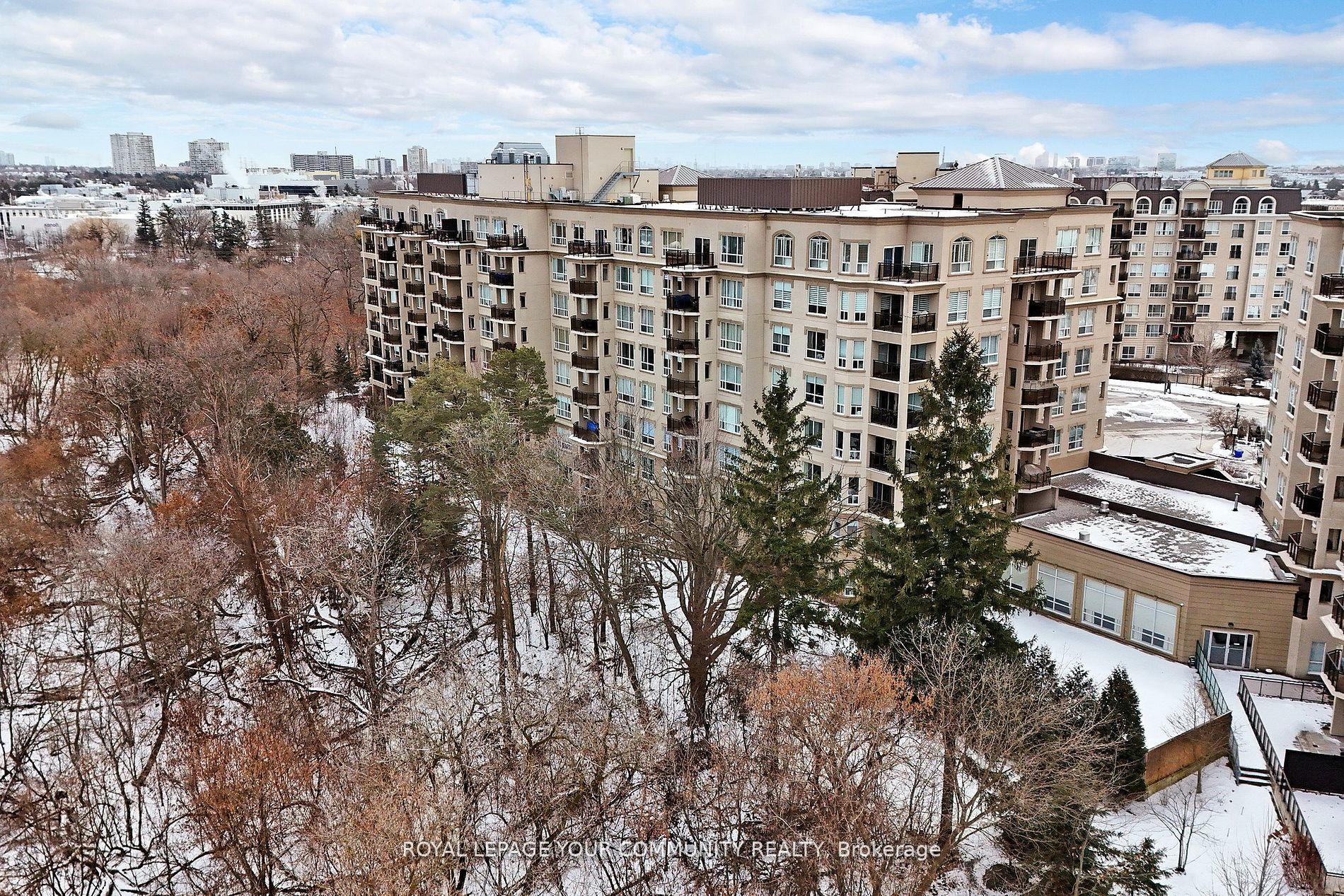 2 Maison Parc Crt, #821