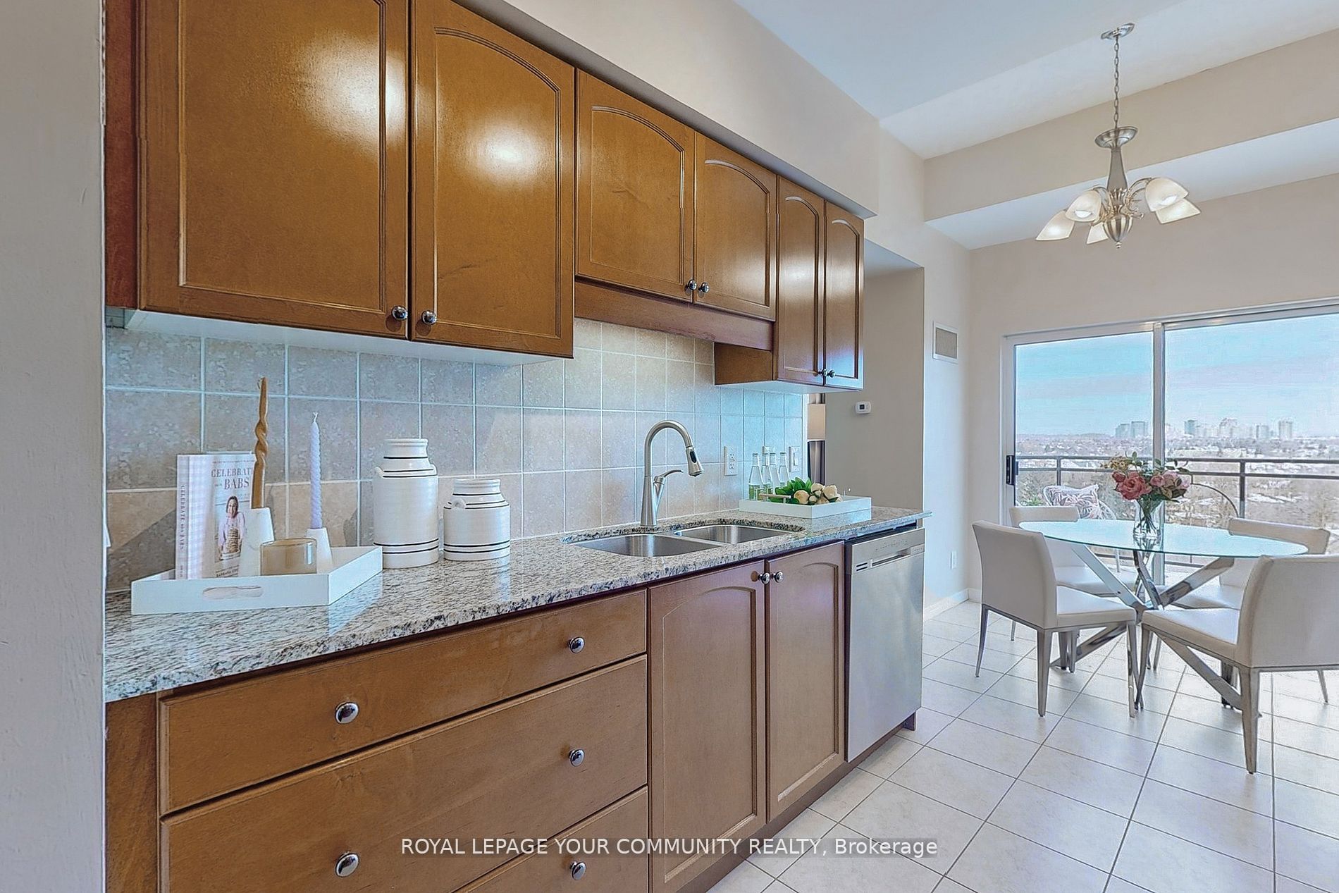 2 Maison Parc Crt, #821