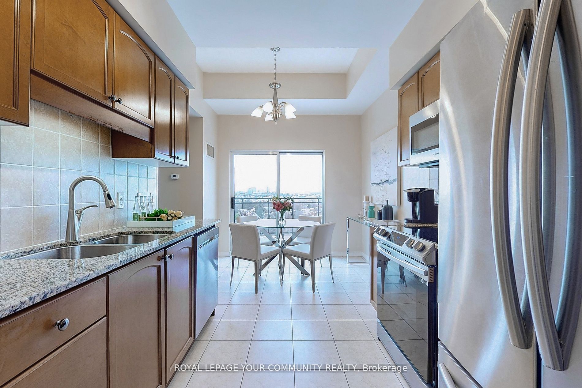 2 Maison Parc Crt, #821