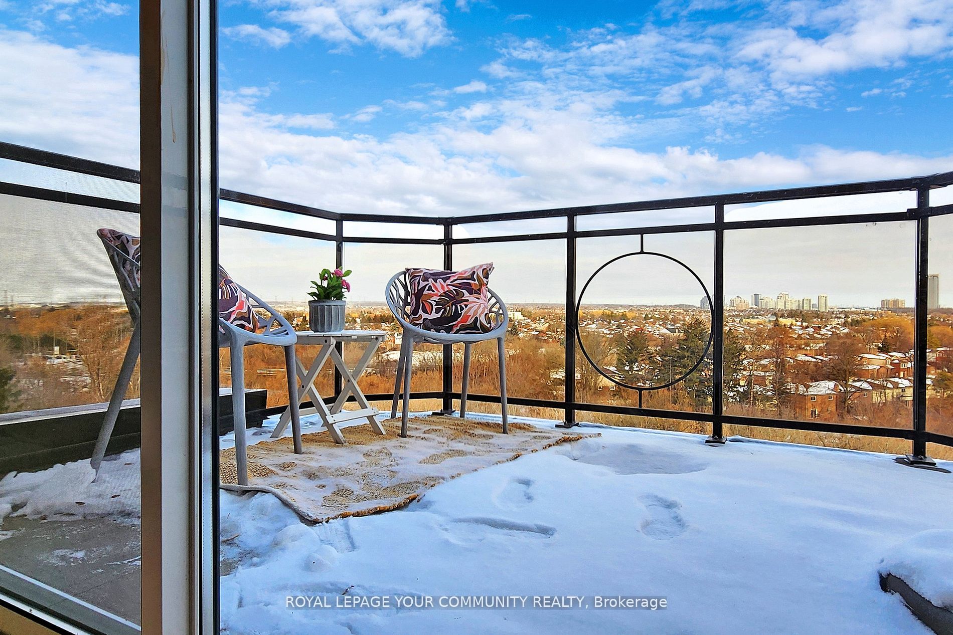 2 Maison Parc Crt, #821