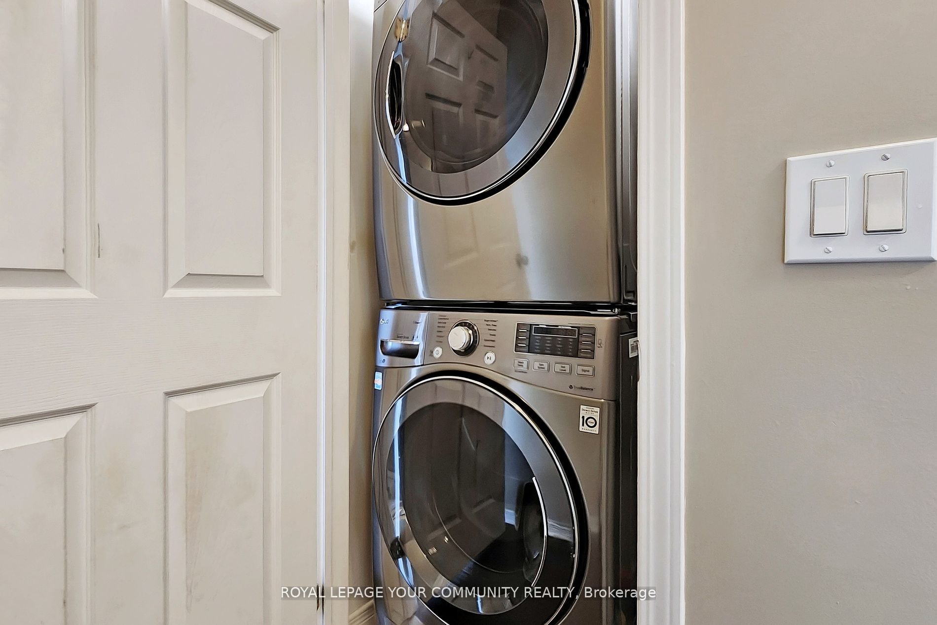 2 Maison Parc Crt, #821