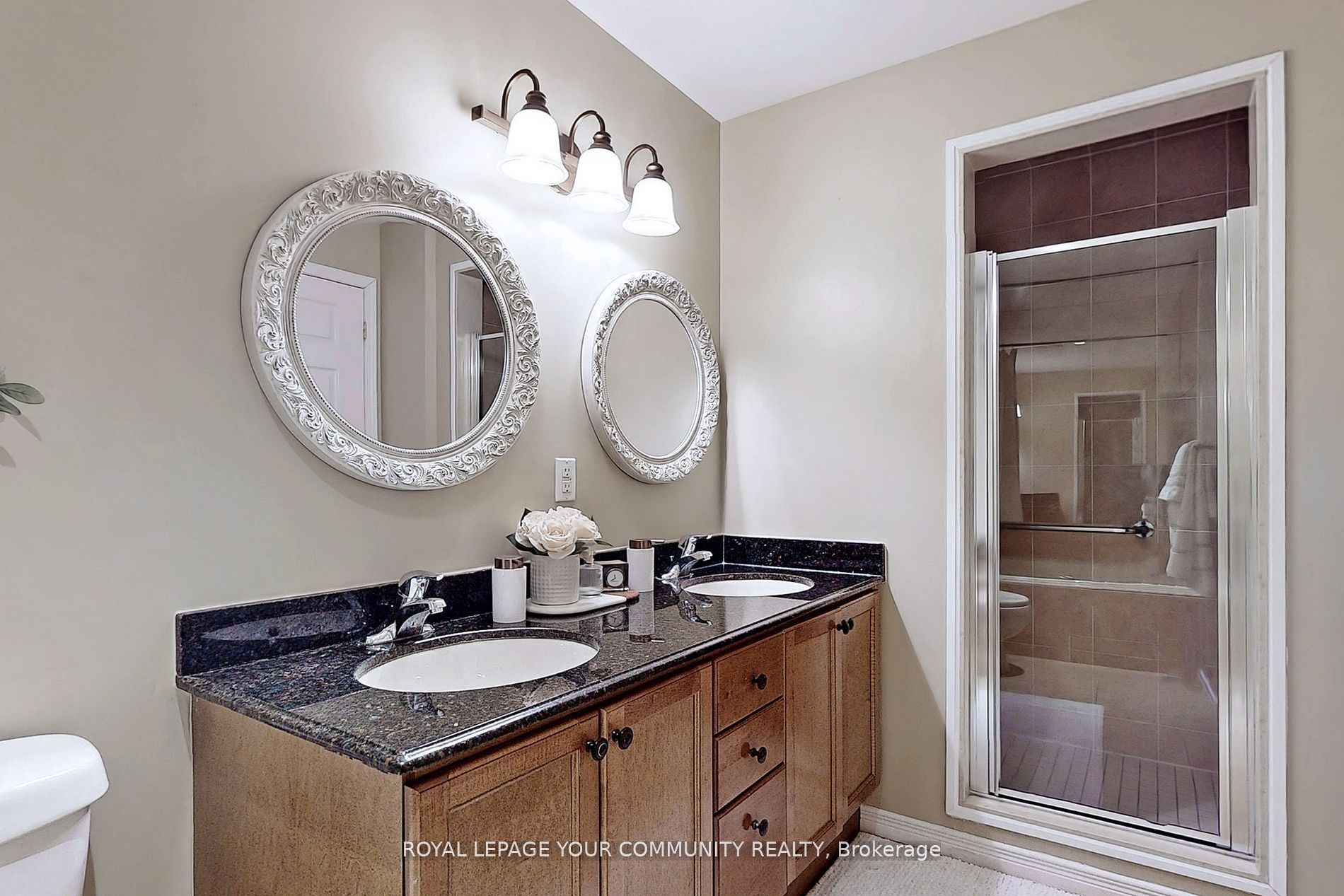 2 Maison Parc Crt, #821