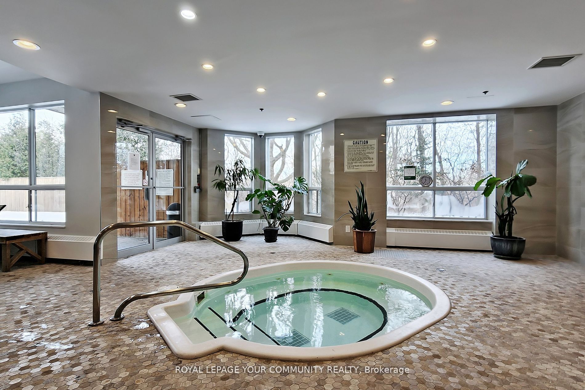 2 Maison Parc Crt, #821