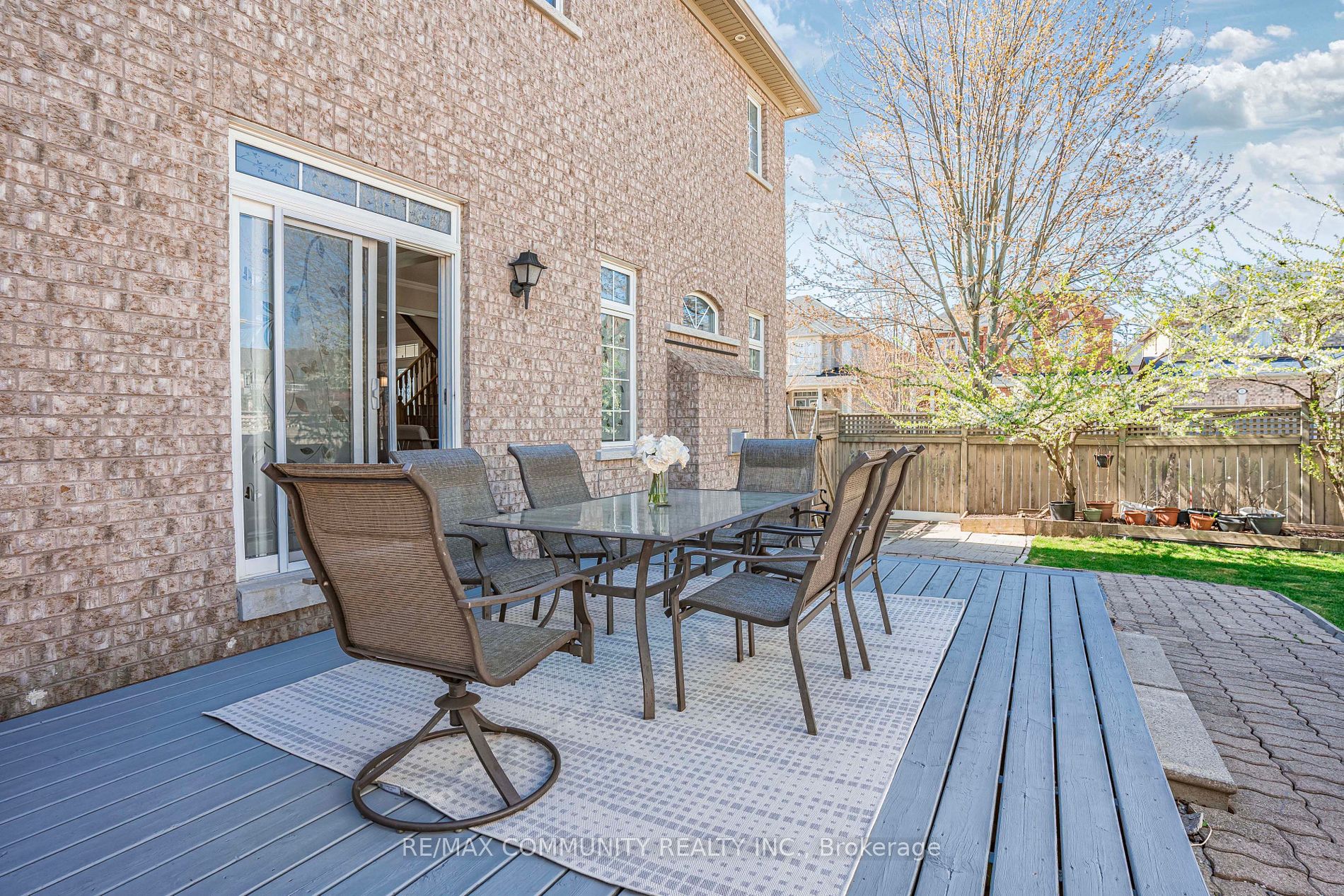 42 Reginald Lamb Cres
