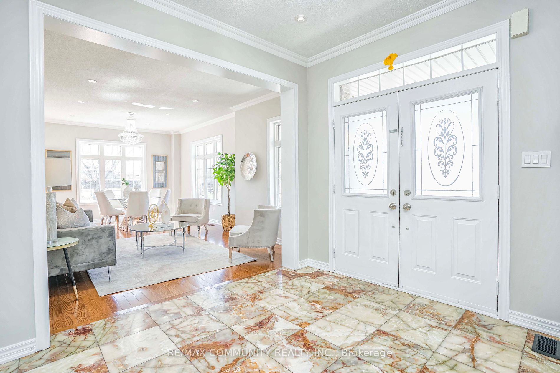 42 Reginald Lamb Cres