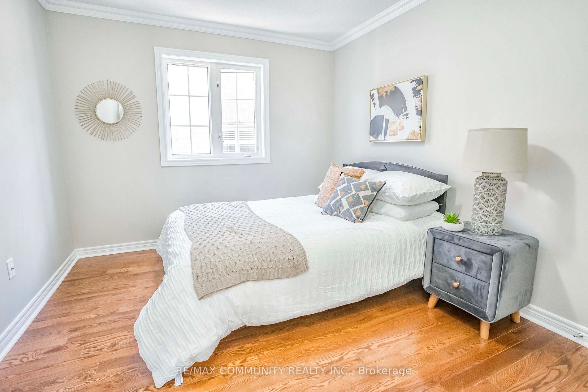 42 Reginald Lamb Cres