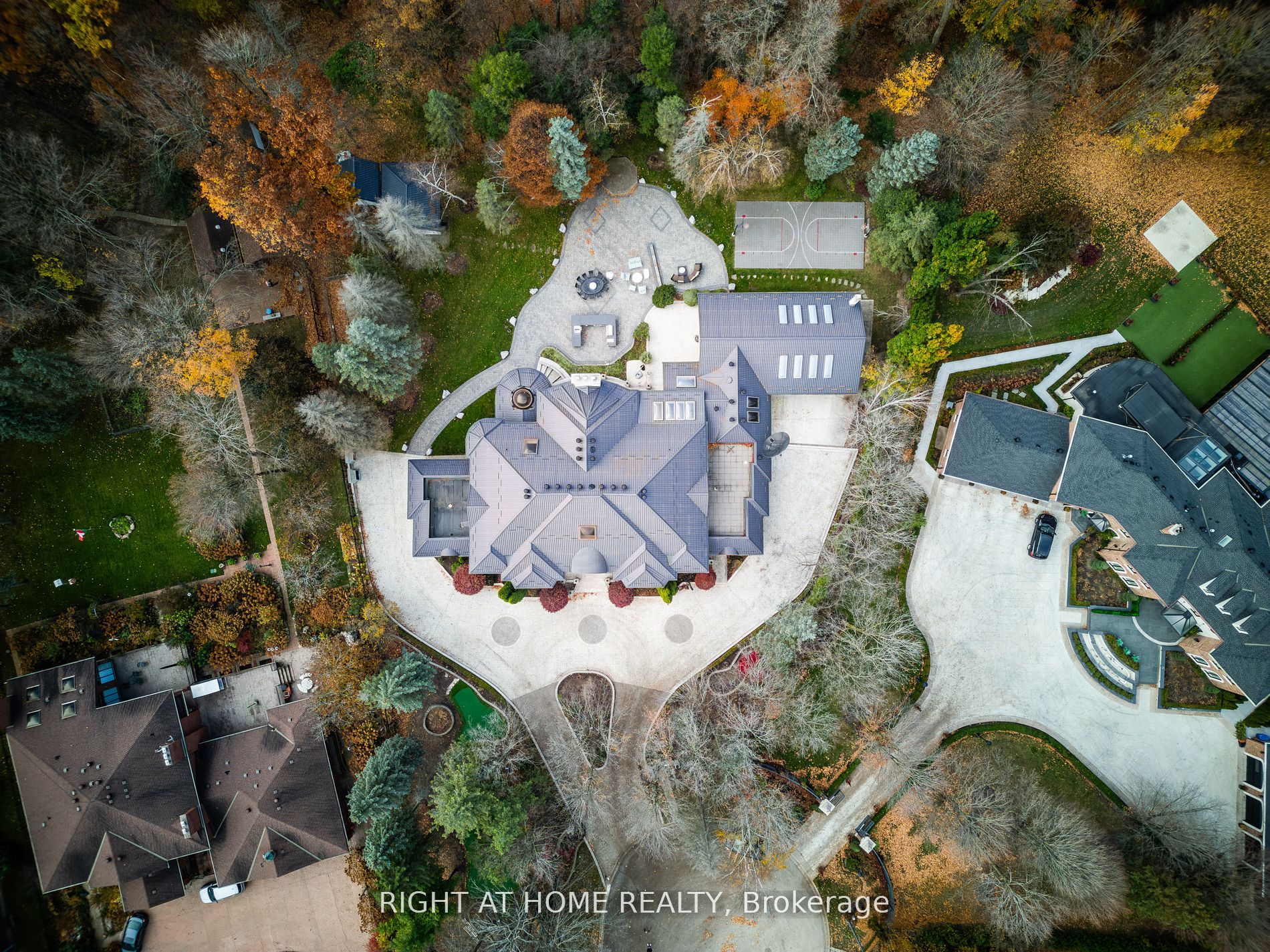 38 Sugarbush Court