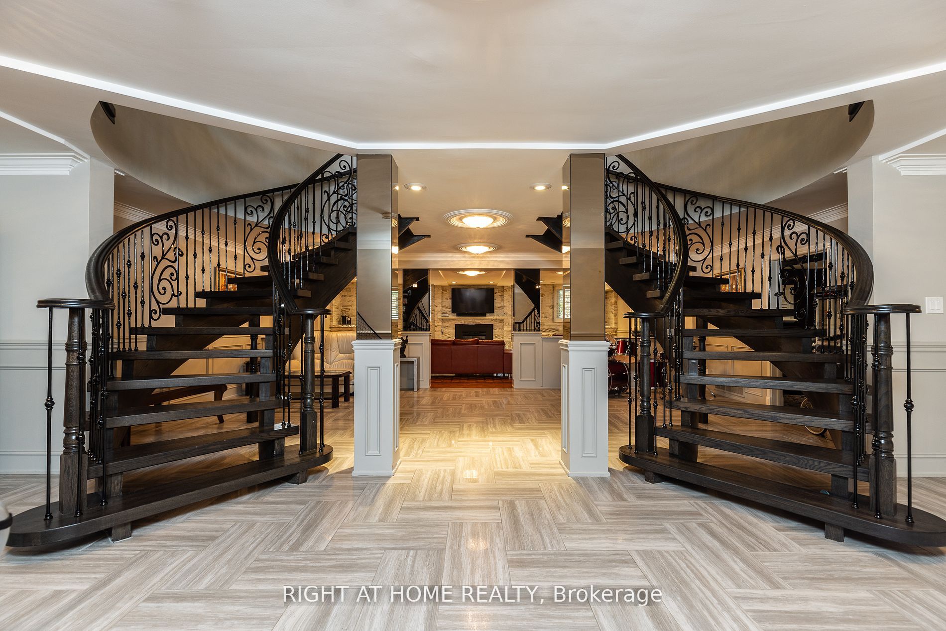 38 Sugarbush Court