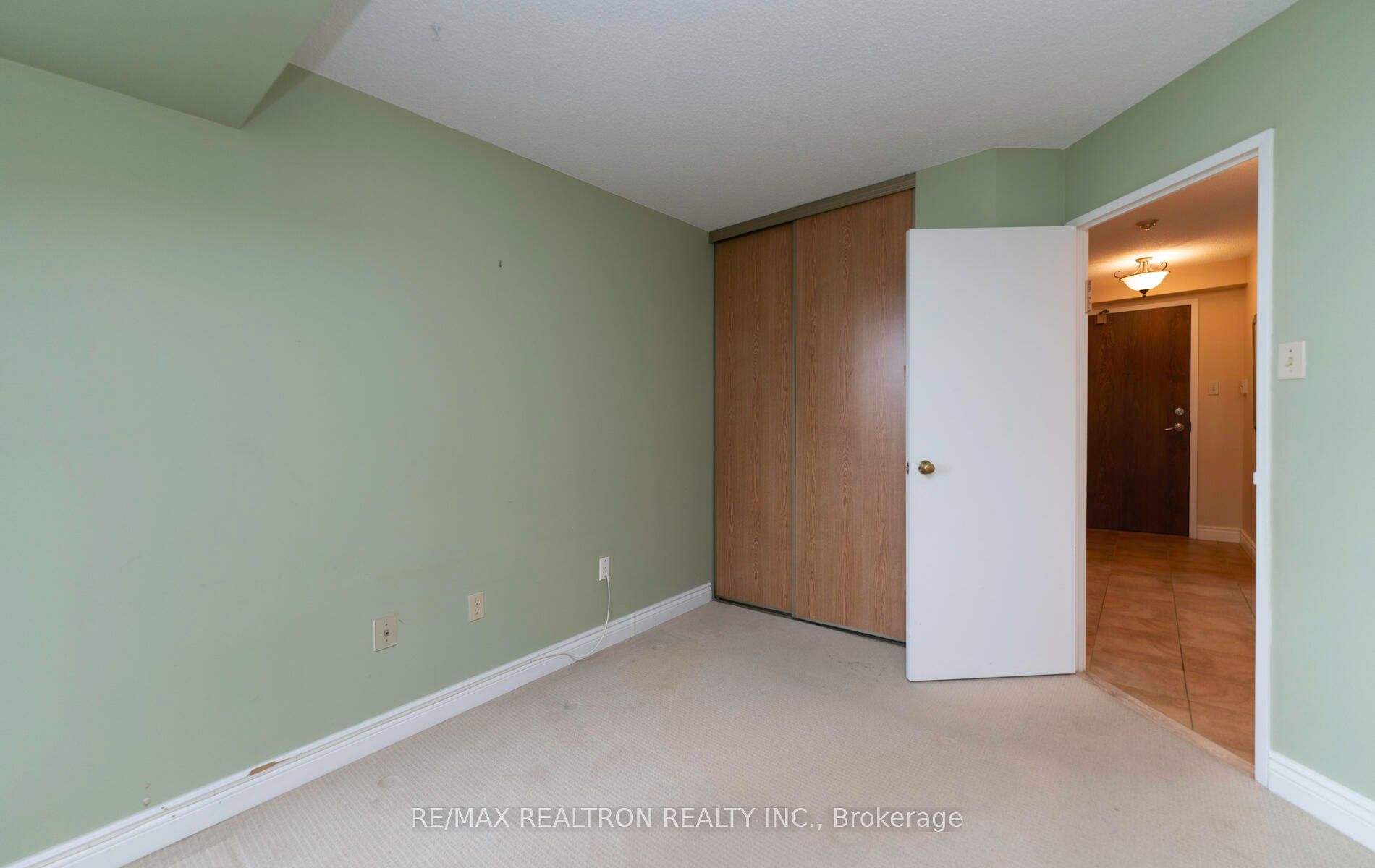 7440 Bathurst Street, #301
