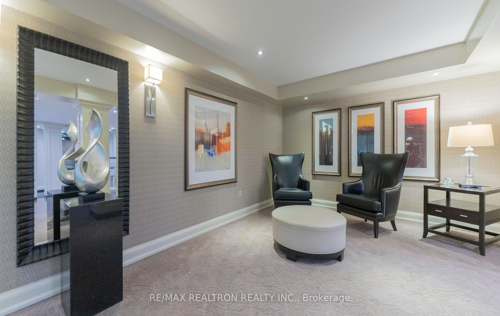 7440 Bathurst Street, #301