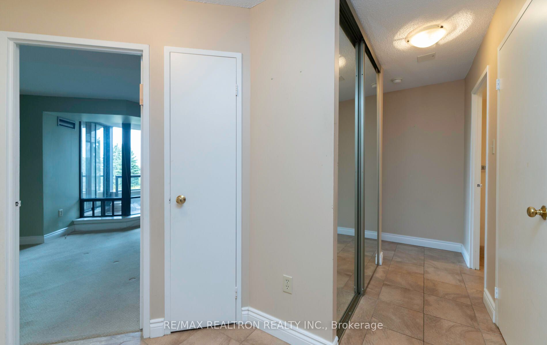 7440 Bathurst Street, #301
