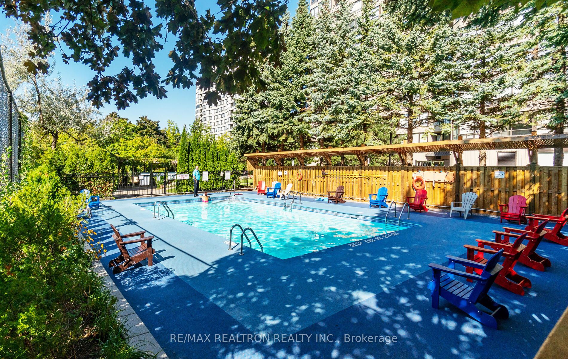 7440 Bathurst Street, #301