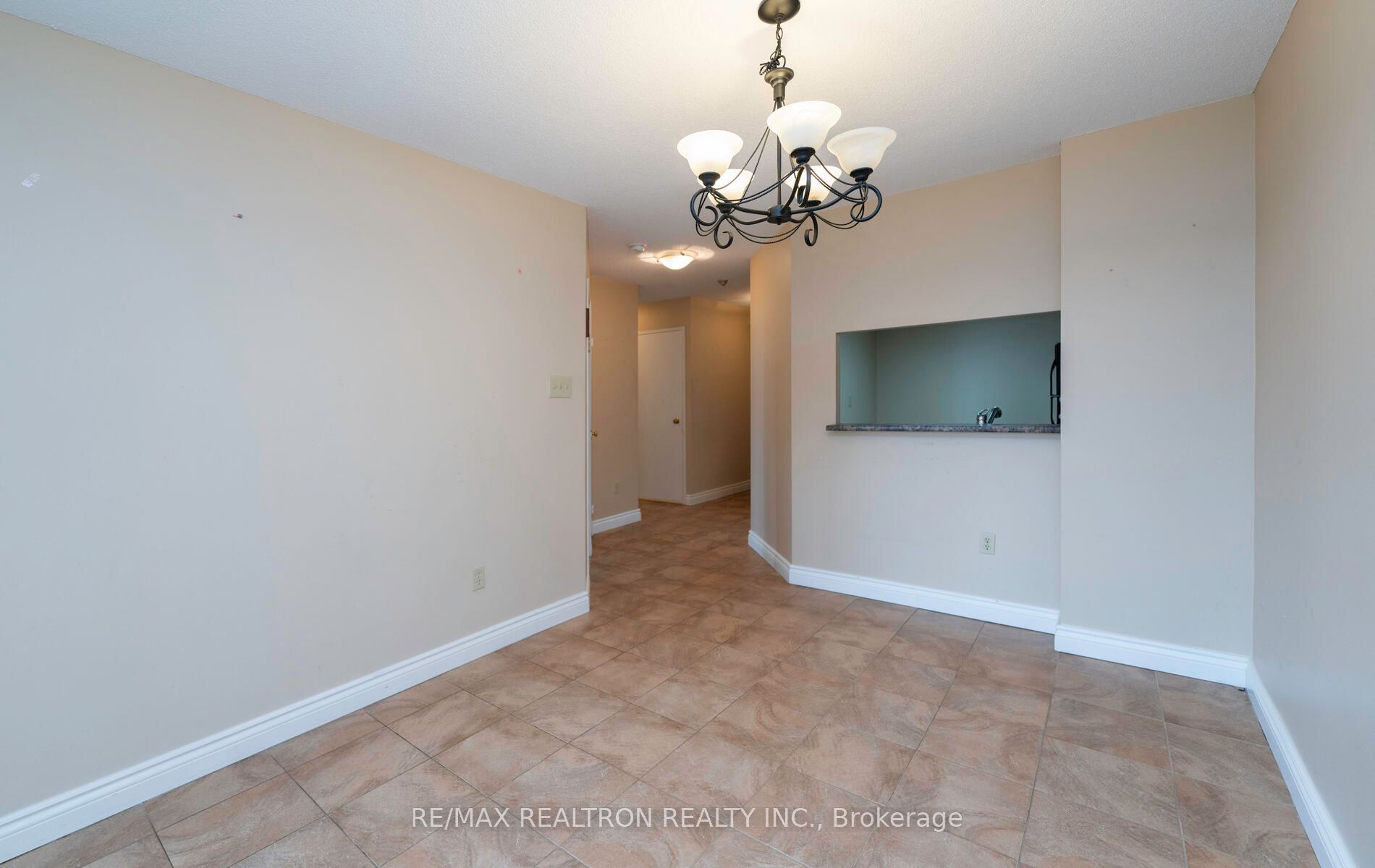 7440 Bathurst Street, #301