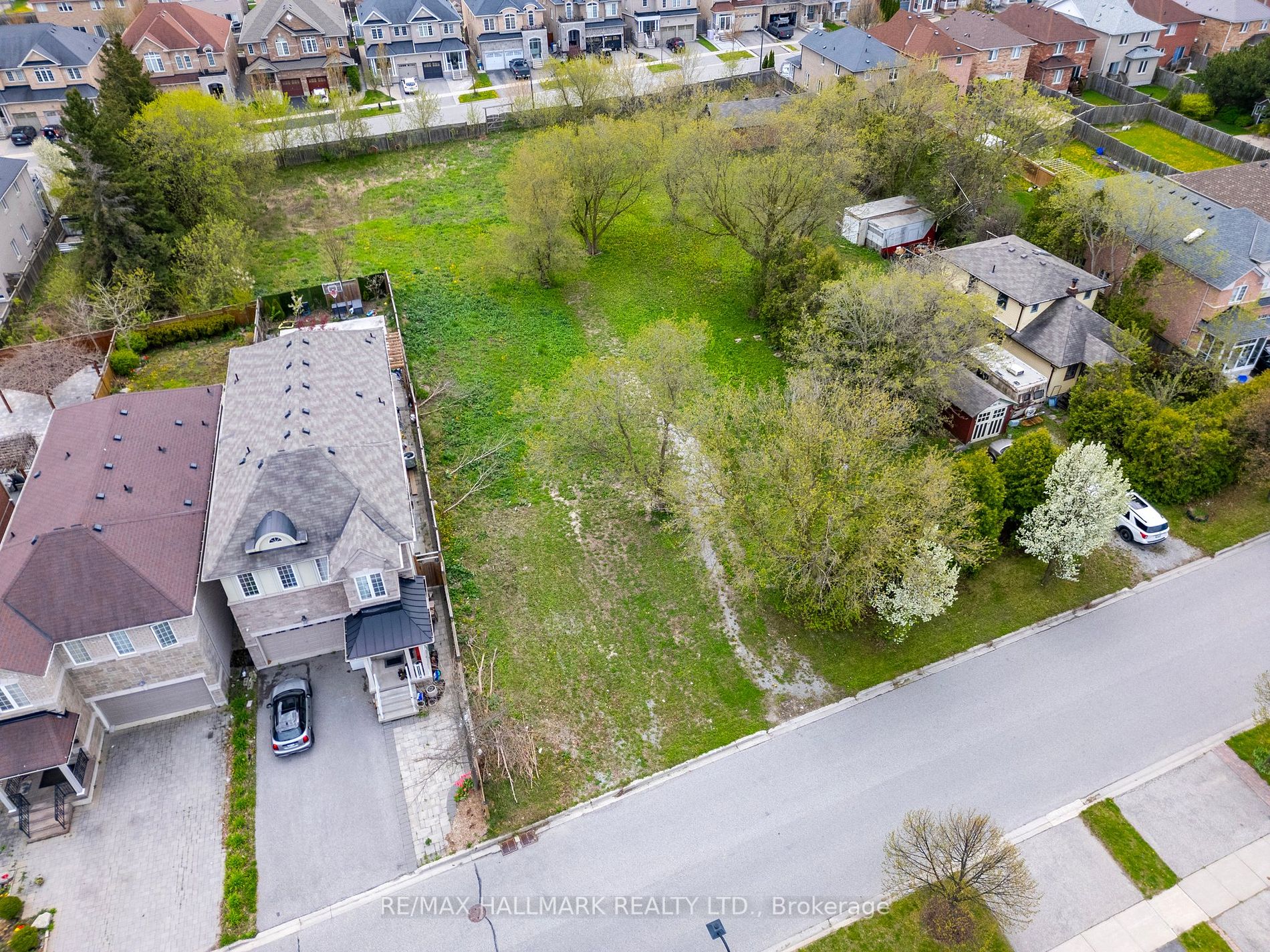 253 HELEN Ave