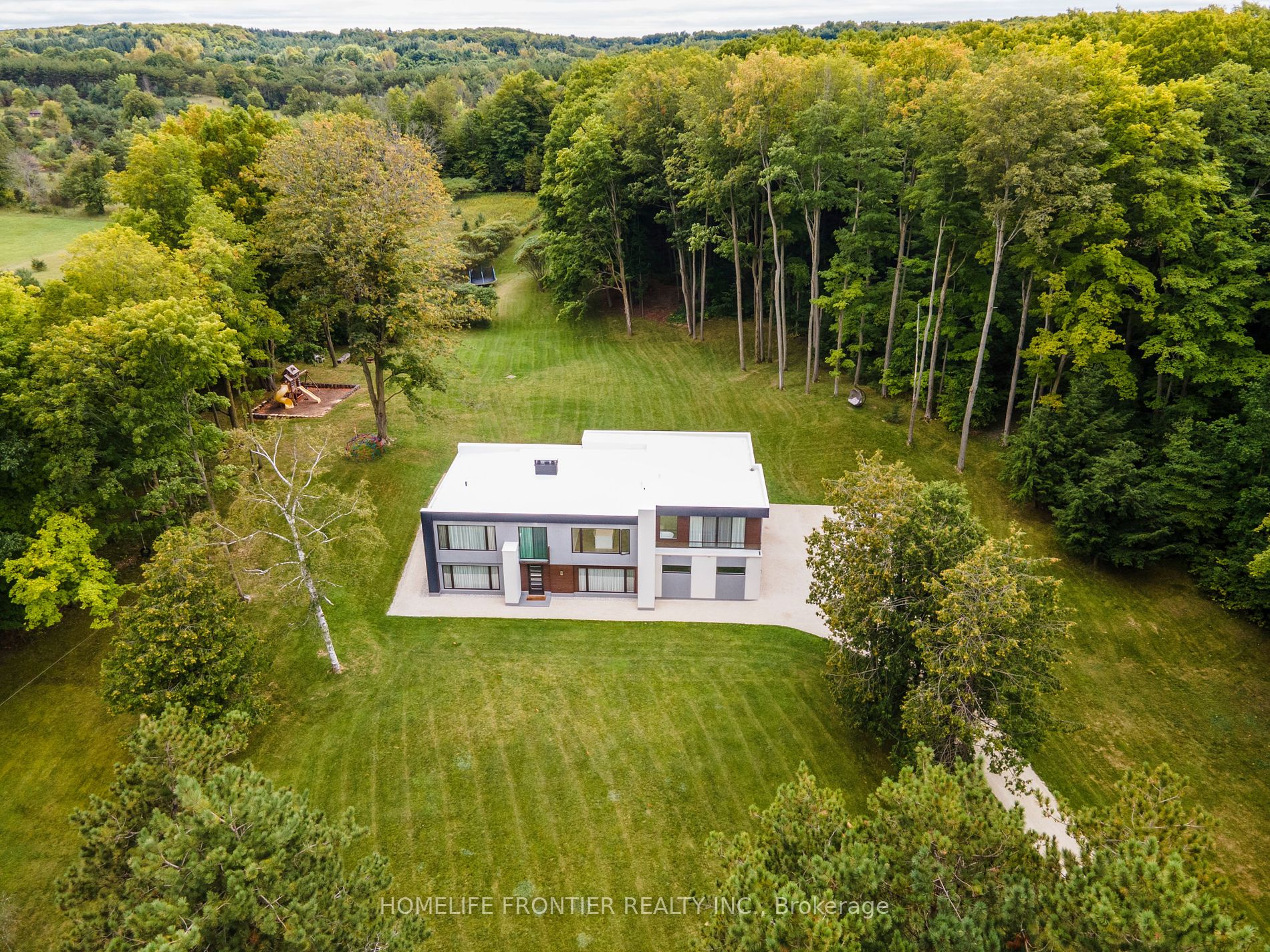 7483 5th Side Road
