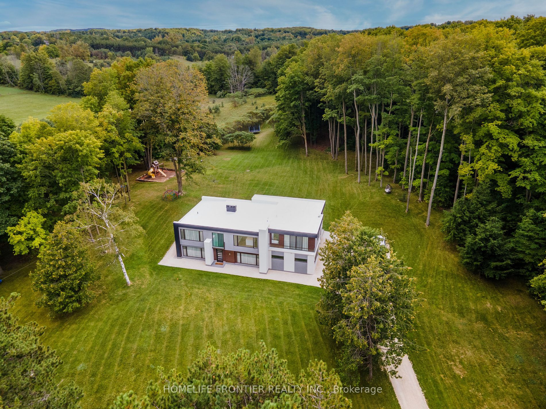 7483 5th Side Road