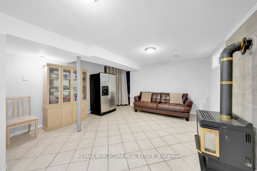 70 Lime Dr